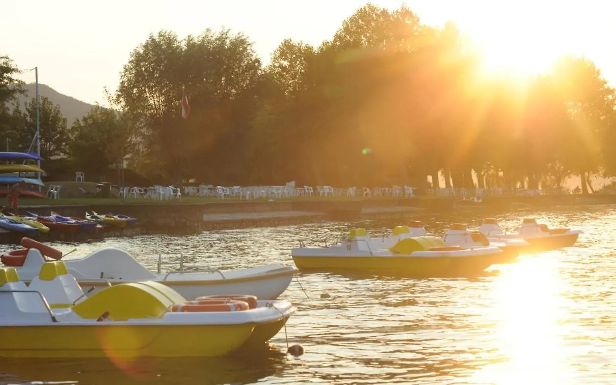 Camping Sassabanek Hotel Iseo Campsite