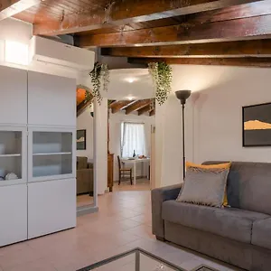 Lovely Mansard Portelle With Private Parking And Bike Storage Apartment