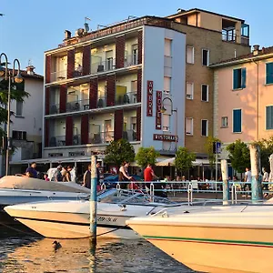 Hotel Ambra - The Only Lakeside In, Iseo
